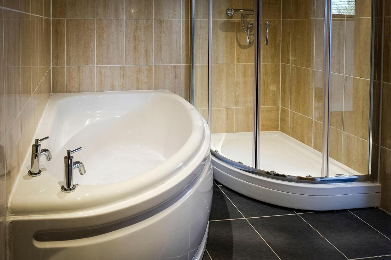 The R Inn Hotel Desborough Zewnętrze zdjęcie