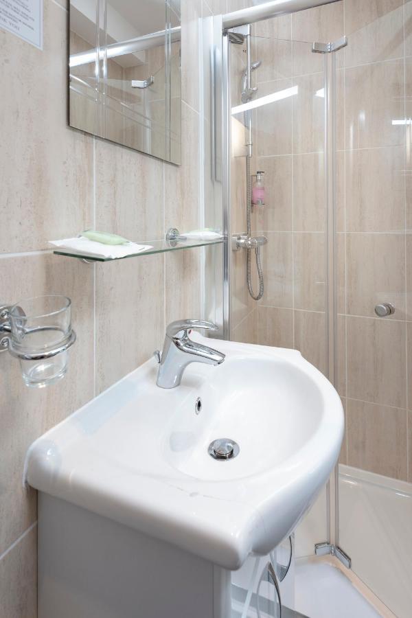The R Inn Hotel Desborough Zewnętrze zdjęcie
